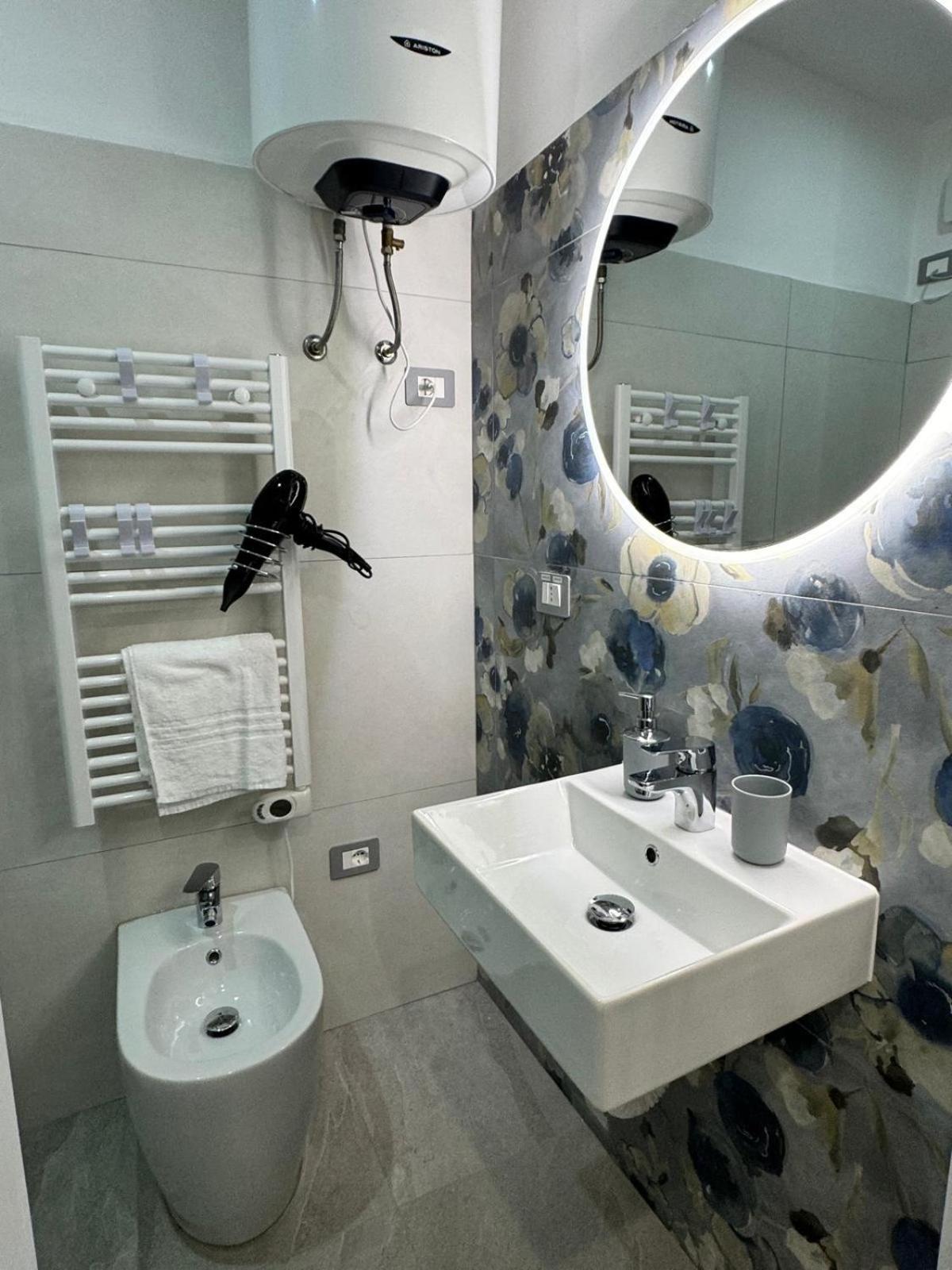 La Casa Di Jennifer Nel Centro Apartment Parma Luaran gambar